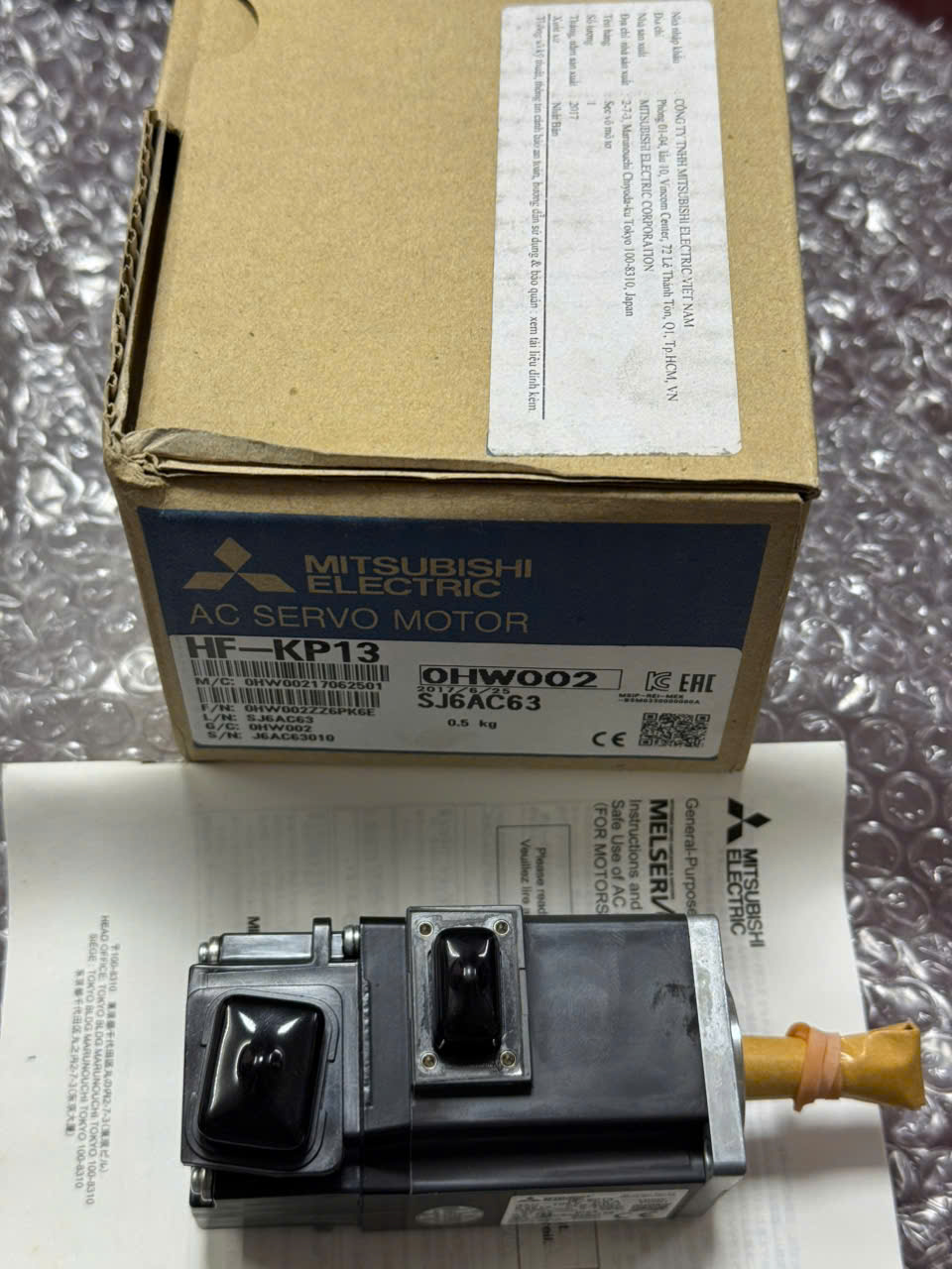 ĐỘNG CƠ SERVO MITSUBISHI HF-KP13