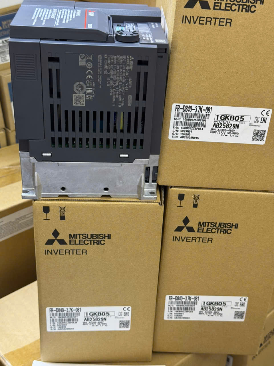 BIẾN TẦN MITSUBISHI FR-D840-3.7K-081