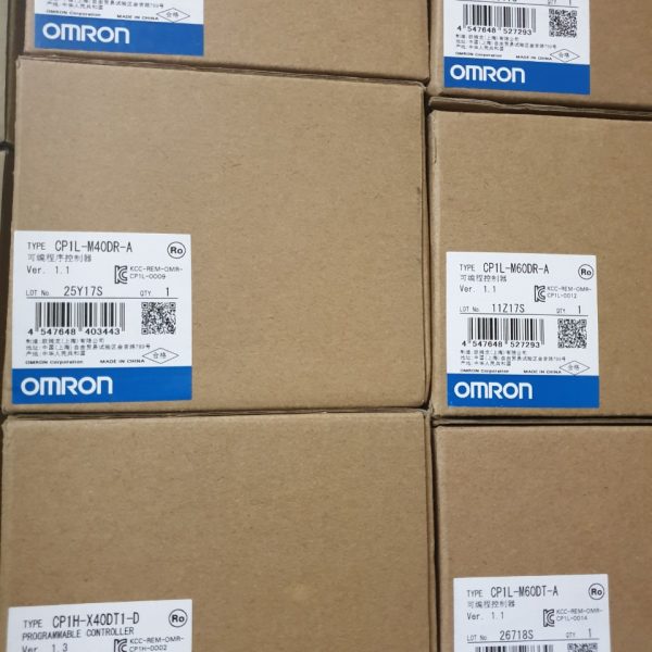 PLC Omron CP1L-EM40DT-D