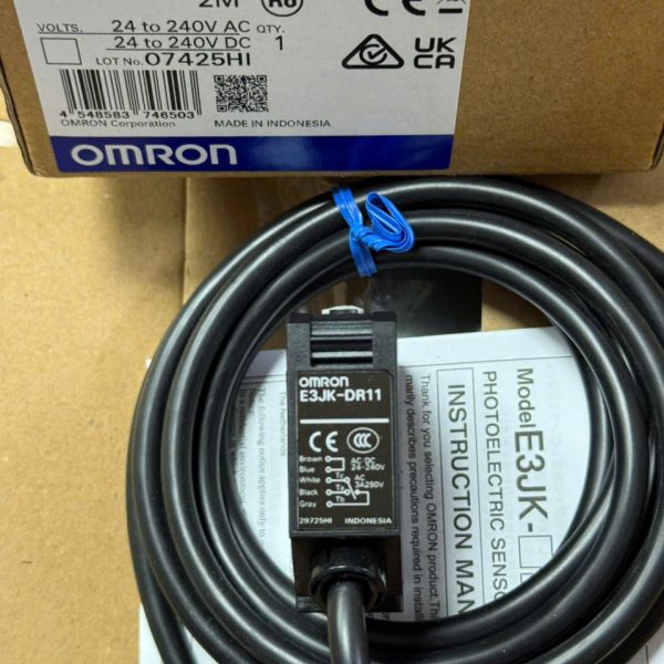 OMRON CẢM BIẾN QUANG E3JK-DR11-C 2M