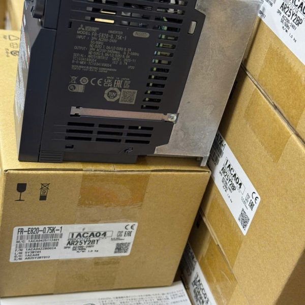 BIẾN TẦN FR-E820-0.75K-1 BIẾN TẦN FR-E820-0.75K-1